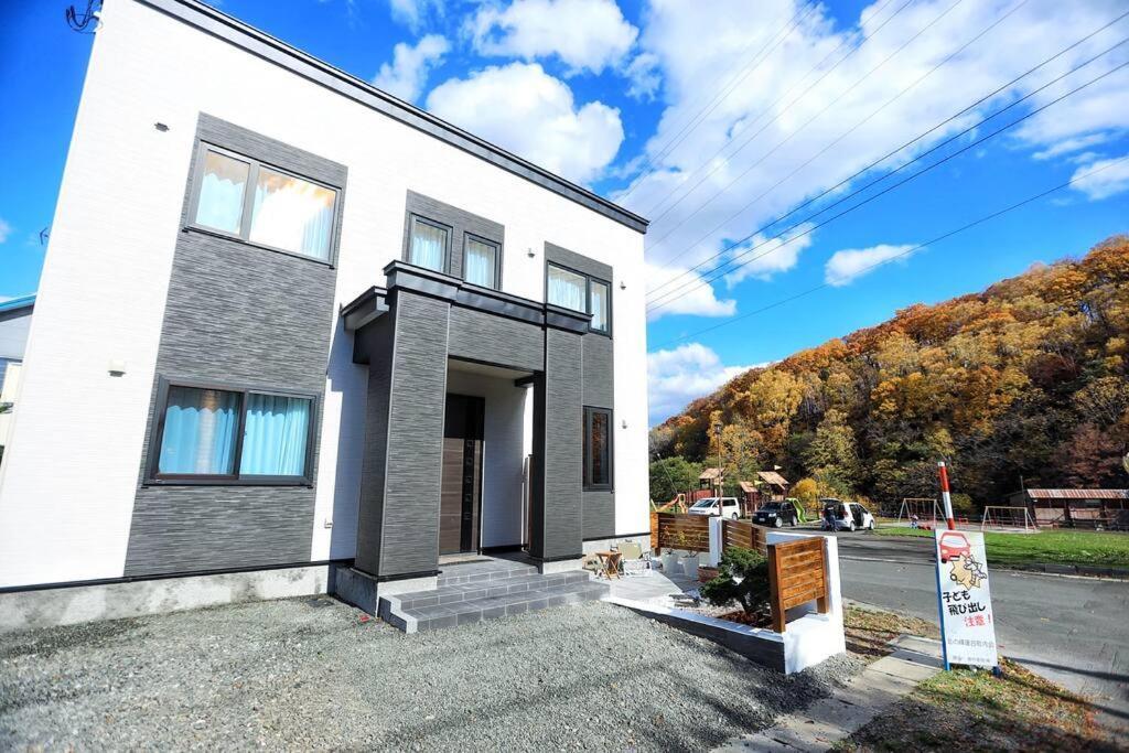Furano Cube Sugar-方糖民宿,步行8Min到雪场,3 Brs,Max 6Ppl Eksteriør billede