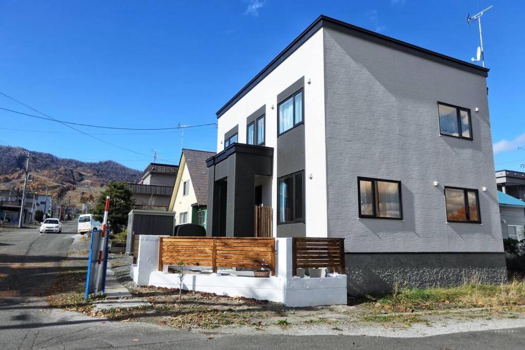 Furano Cube Sugar-方糖民宿,步行8Min到雪场,3 Brs,Max 6Ppl Eksteriør billede